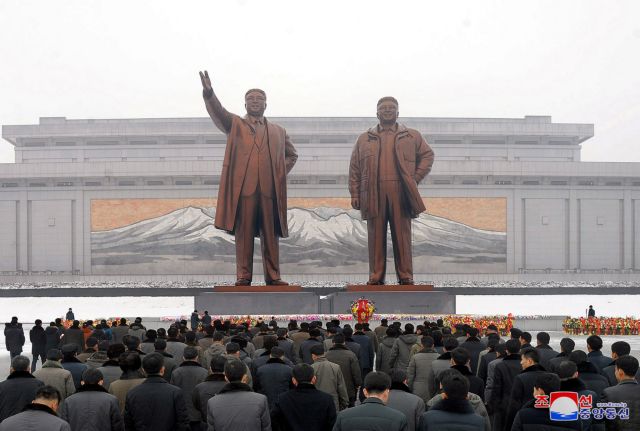 Βόρεια Κορέα: To «μεσαιωνικό έπος» της δυναστείας των Κιμ