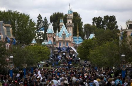 Ο Μίκυ Μάους σε μπλακ άουτ στην Ντίσνεϋλαντ