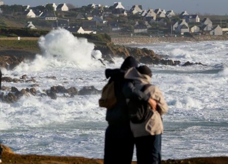 Ενας νεκρός από ισχυρή καταιγίδα στην Γαλλία