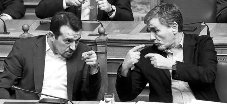 Στις συμπληγάδες Τσακαλώτου – Παππά