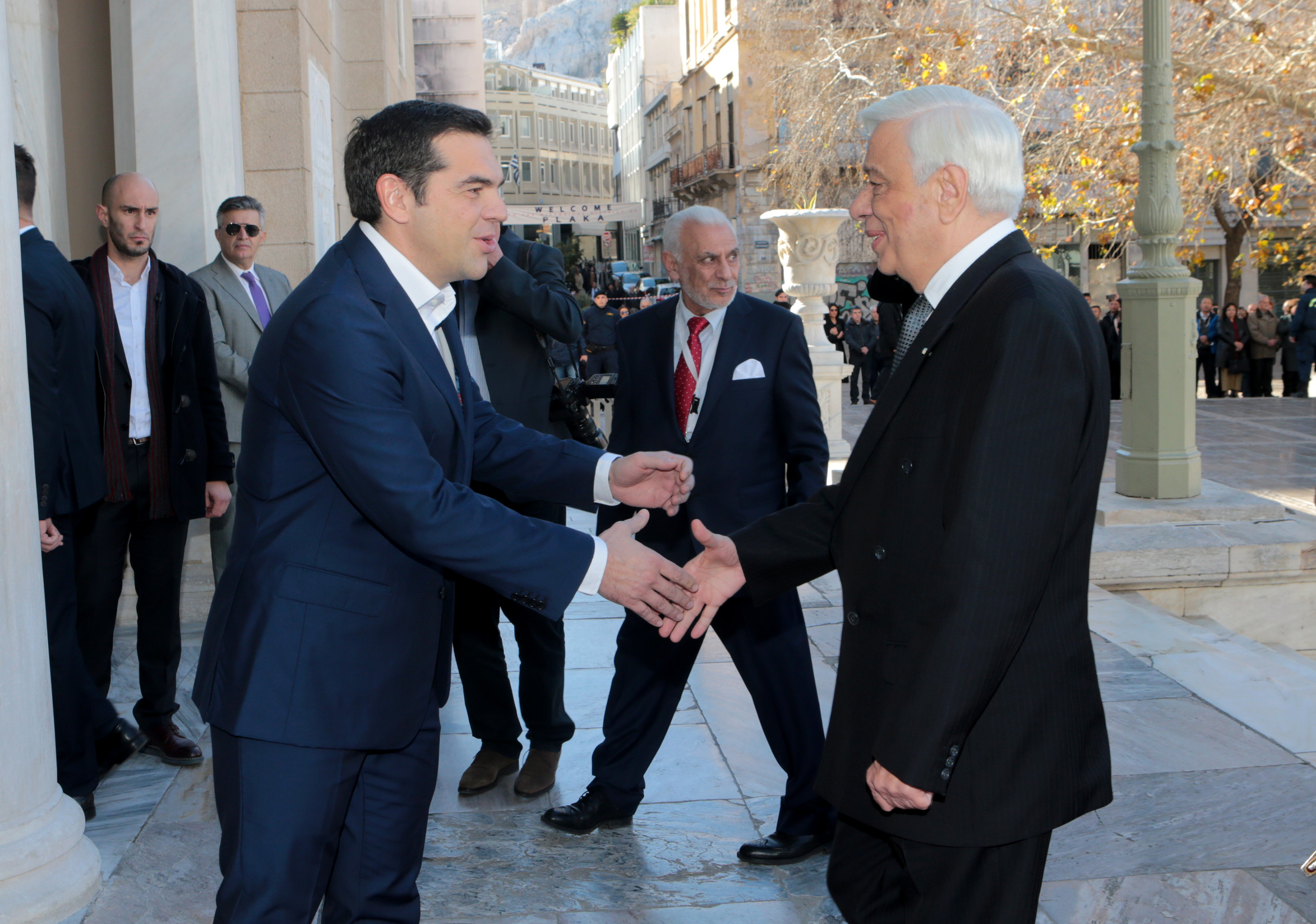 Tsipras: Decisions after Davos, FYROM tops agenda