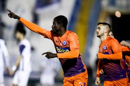 Επιχείρηση αποσυμφόρησης της Τσακάλωφ από τα τραπεζοκαθίσματα