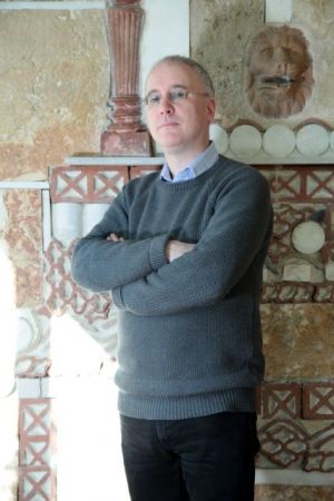 Ντέιβιντ Αρμιτατζ: «Η πολιτική αποκτά διαιρετικό, φυλετικό και πικρόχολο χαρακτήρα»