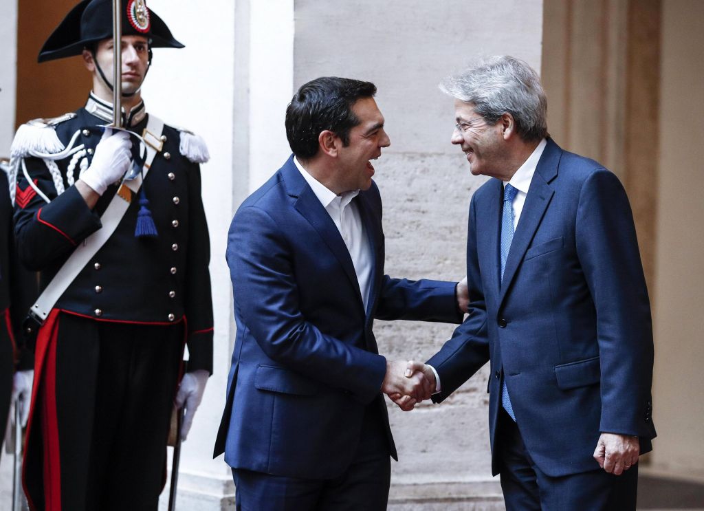 Τσίπρας σε Τζεντιλόνι: Στην Ελλάδα πάμε όλο και καλύτερα