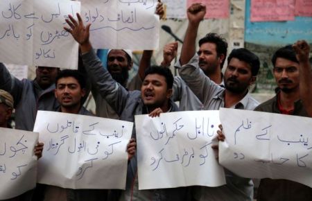 Δύο νεκροί σε διαδήλωση μετά τον βιασμό 7χρονης στο Πακιστάν