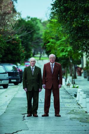 Gilbert & George: «Ευχόμαστε κάθε επιτυχία στον Τραμπ»