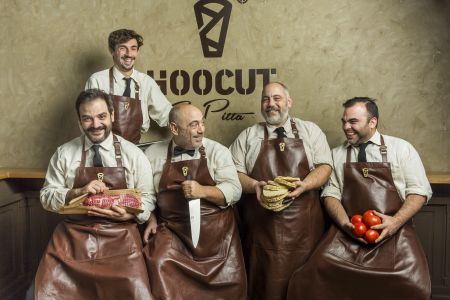 H Cookoovaya κάνει Hoocut στο σουβλάκι