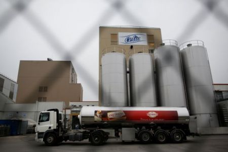 Η Lactalis ανακαλεί όλα τα βρεφικά προϊόντα γάλακτος μετά το σκάνδαλο