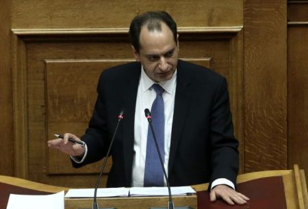 Σπίρτζης: Δεν καταργείται το μειωμένο εισιτήριο