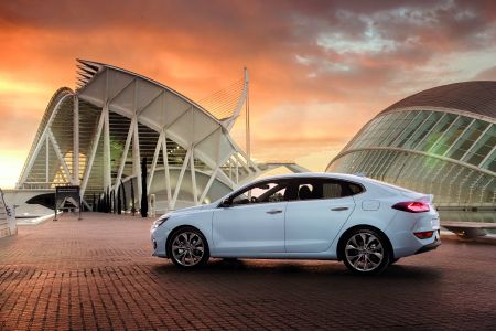 Με το βλέμμα στο μέλλον