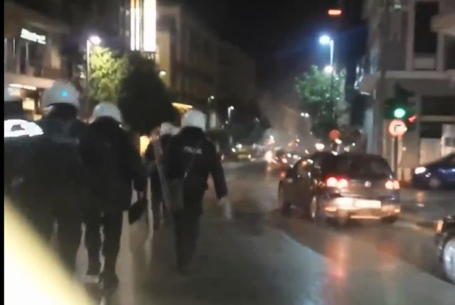 Πάτρα: Τραυματίας αστυνομικός σε πετροπόλεμο με οπαδούς