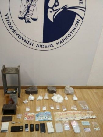 Πειραιάς: Δύο συλλήψεις για κατοχή, νόθευση και διακίνηση ναρκωτικών