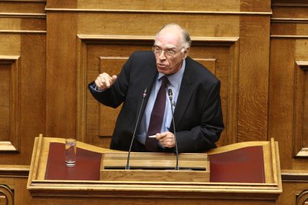 Λεβέντης – Novartis: Χαρακτήρισε θλιβερή τη διαδικασία στη Βουλή