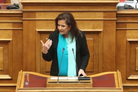 Οταν η Ντόρα συνάντησε τον Τσίπρα