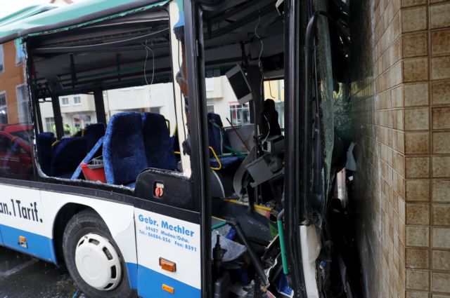 Γερμανία: 48 τραυματίες, 10 σοβαρά, σε ατύχημα σχολικού λεωφορείου