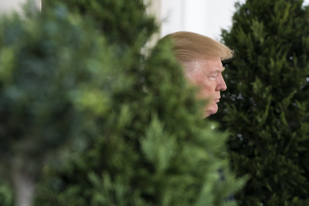 «Κωλοτούμπα» Τραμπ: Θέλω να έρχονται πρόσφυγες από παντού