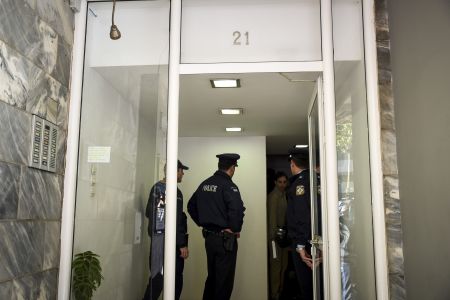 Ενταση με μέλη του «Δεν πληρώνω» σε συμβολαιογραφείο