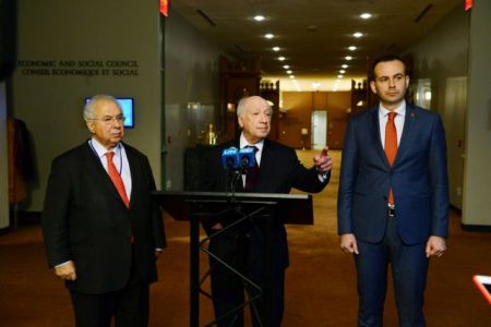 Νταβός: Το πόκερ για λύση περνά και από τα χέρια Τσίπρα – Ζάεφ