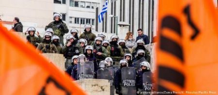 Deutsche Welle: Σταματήστε να μετράτε προαπαιτούμενα