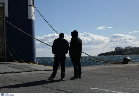 Απαγορευτικό από τα λιμάνια του Πειραιά, της Ραφήνας και του Λαυρίου