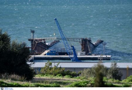 Ελληνικά Ναυπηγεία Α.Ε: Ατύχημα η ημιβύθηση της πλωτής δεξαμενής Νο1