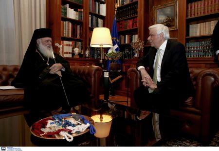 Παυλόπουλος σε Ιερώνυμο: Η στάση σας ευνοεί τη συναίνεση