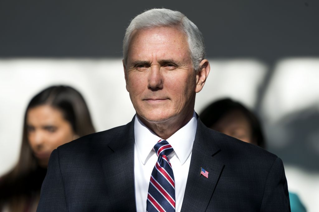 Πενς: Παράλογο το κλείσιμο του ομοσπονδιακού κράτους