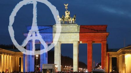 DW: Νέα πνοή στη γαλλογερμανική συνεργασία