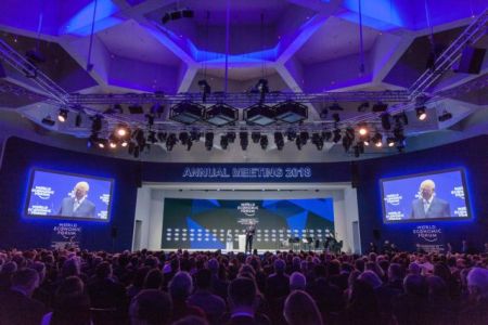 Νταβός: Ευρωπαίοι ηγέτες vs Τραμπ για το «Πρώτα η Αμερική»