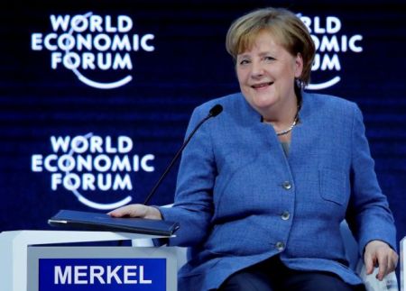 Νταβός: Κατά του απομονωτισμού τάχθηκε η Άνγκελα Μέρκελ