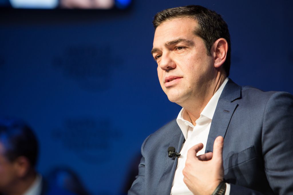 Tsipras briefs cabinet, President, and party leaders on Fyrom talks