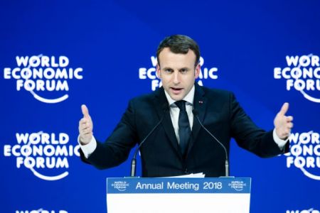 Γαλλία: Κάτω από το 50% η δημοτικότητα του Μακρόν