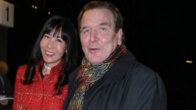 Για πέμπτη φορά νυμφεύεται ο Σρέντερ, μια Κορεάτισα κατά 25 χρόνια νεότερή του