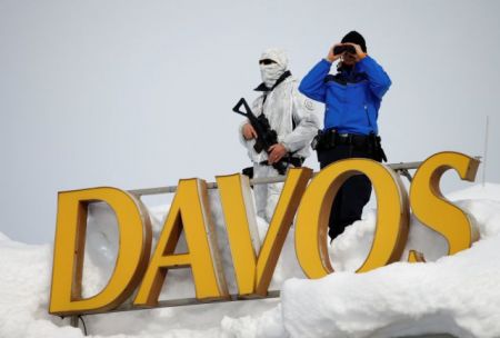 DW-Νταβός: Υπάρχουν δουλειές αλλά είναι στην… Ινδία