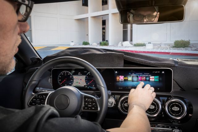 Mercedes-Benz User Experience: H νέα high-tech βιωματική εμπειρία