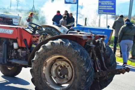 Συνάντηση αγροτών-Β. Αποστόλου τη Δευτέρα