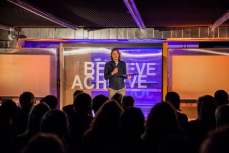 Επιχειρηματίας από μια… αγγελία