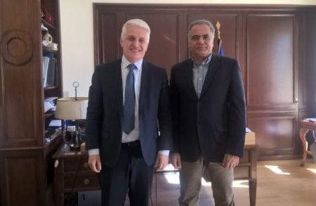 Συνάντηση Σκουρλέτη με τον αλβανό υπουργό Διασποράς