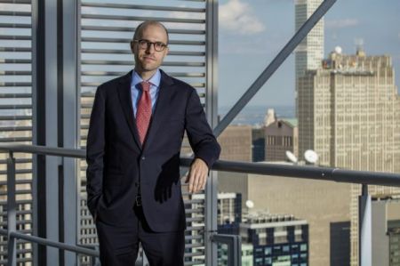 Αρθουρ Γκρεγκ Σουλτσμπέργκερ: «Ποιο τέλος των εφημερίδων; Το χαρτί είναι ακόμα ισχυρό»