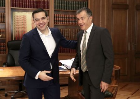 Ποδόσφαιρο και Συμβούλιο Ασφαλείας στη συνάντηση Αλ.Τσίπρα – Στ. Θεοδωράκη στο Μαξίμου