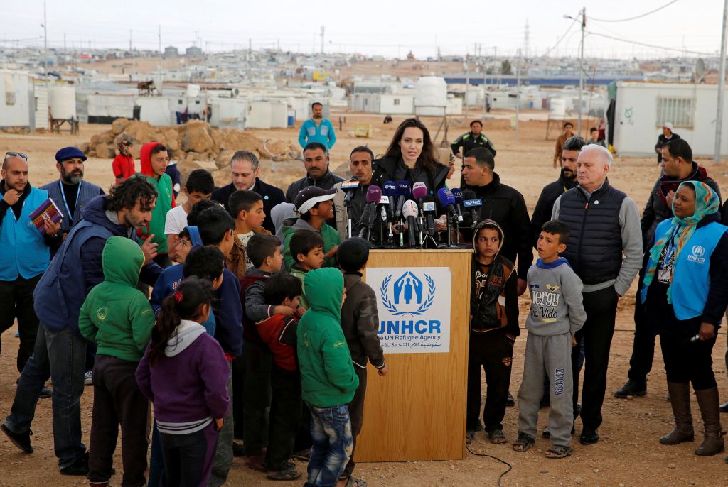H Αντζελίνα Τζολί συναντήθηκε με τη Μπριζίτ Μακρόν