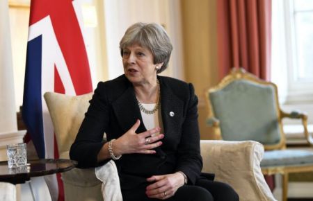 Τρίζει η καρέκλα της Μέι – Brino αντί για Brexit;