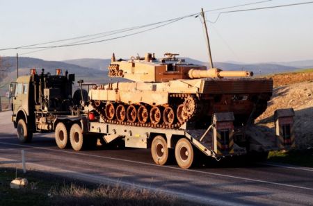 Ο Μακρόν προειδοποιεί τον Ερντογάν για τη Συρία