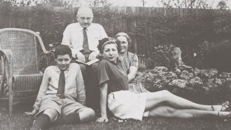 Μαρκ Μαζάουερ: Τα άρρητα μιας οικογένειας