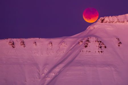 Η μαγευτική «Σούπερ-Σελήνη» μέσα από τον φωτογραφικό φακό