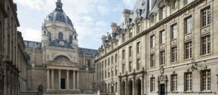 DW: Μαζικές μαθητικές κινητοποιήσεις στη Γαλλία