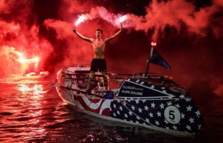 18χρονος διέσχισε κωπηλατώντας τον Ατλαντικό Ωκεανό