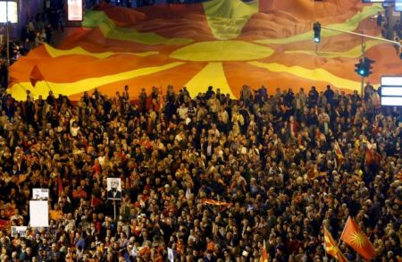 πΓΔΜ: Το 61% των πολιτών στηρίζει την αλλαγή ονομασίας