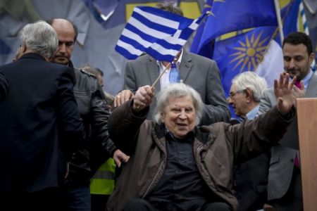 Επίθεση στελεχών και βουλευτών του ΣΥΡΙΖΑ κατά του Μίκη Θεοδωράκη