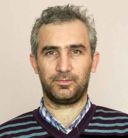 Τούρκος φυσικός έγραψε τρεις μελέτες κοσμολογίας μέσα από τη φυλακή